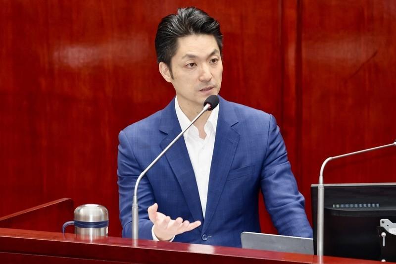绿「中央厨房式」粉专攻击蒋万安还喊验DNA　国民党团：选举攻防不能没底线

梅花