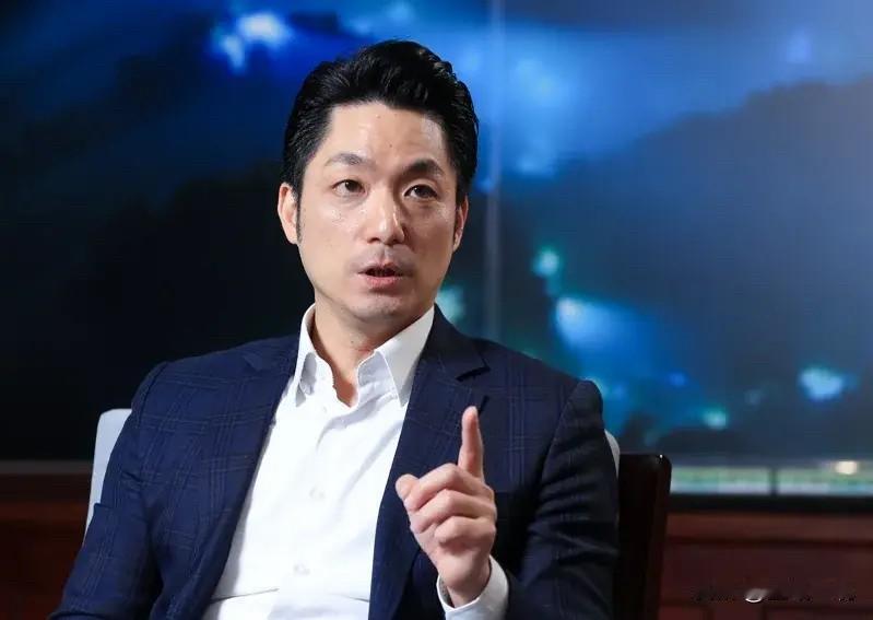 与韩国瑜春联谁抢手？蒋万安：小孩子才做选择

国民党台南市长参选人谢龙介，与立院