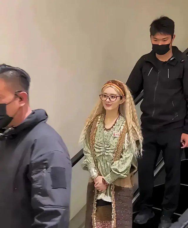 赵丽颖工作室一年前的预告这个装扮你欣赏不近来的话题赵丽颖那是热乎啊不是她的私生活