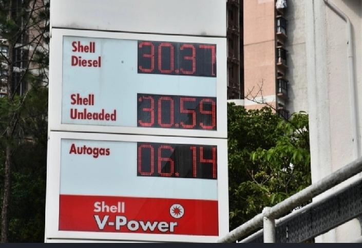 中东局势紧张，油价持续波动，香港航空宣布，将于周四（12日）起上调客运燃油附加费