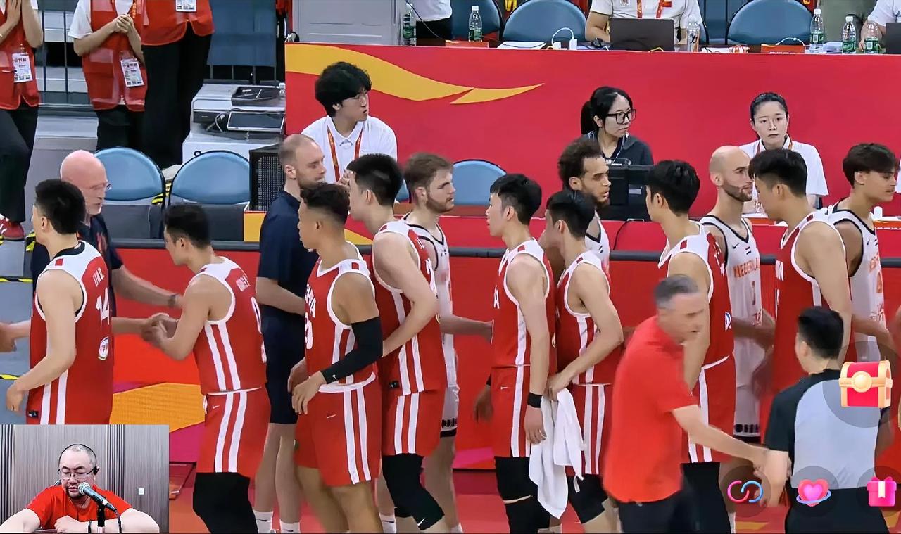 兄弟们！中国男篮12人大名单正式出炉！
外线：赵继伟，廖三宁，庞铮麟，高诗岩，贺