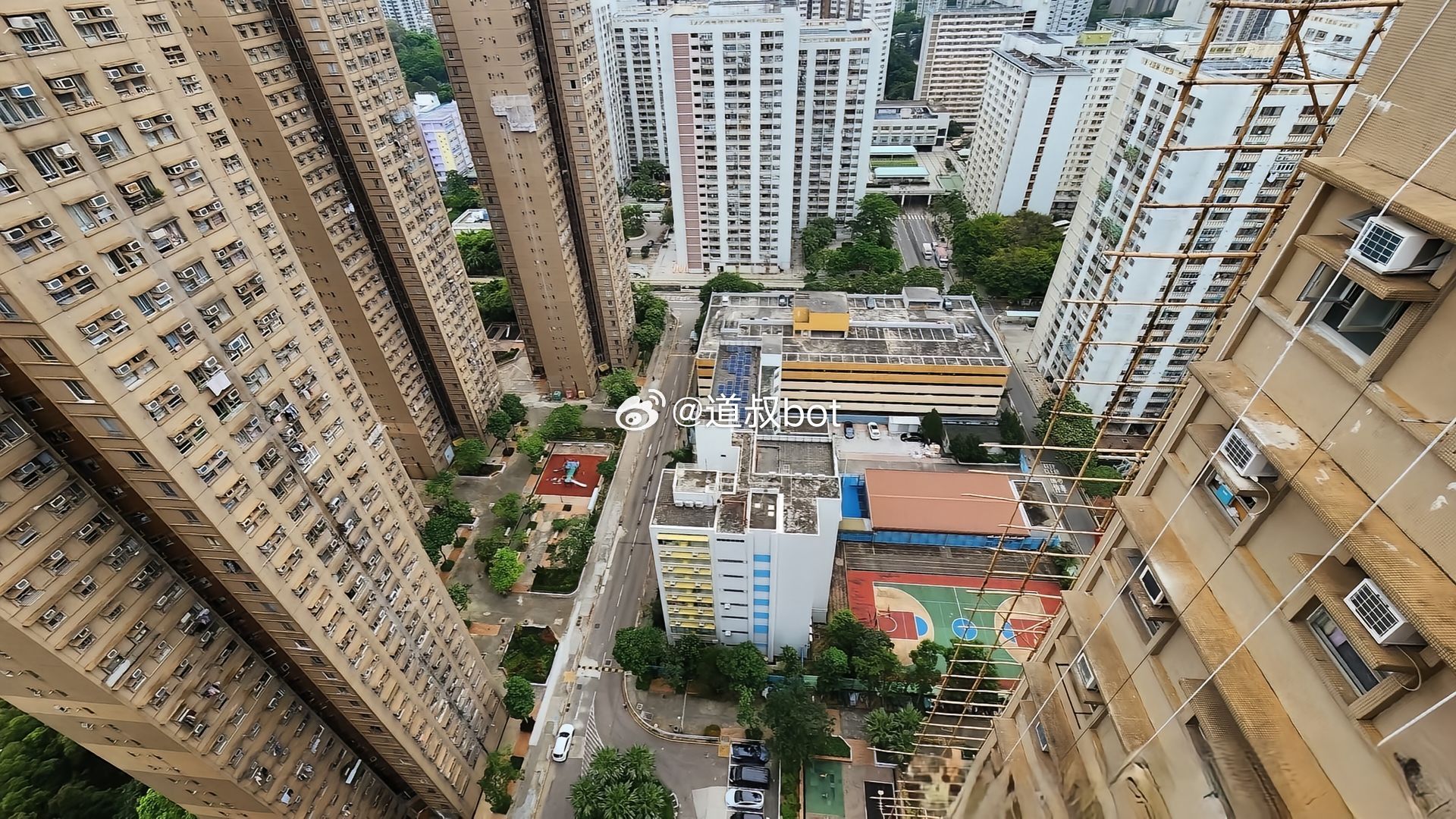 香港宏福苑原貌照片，虽然几十多年了但是小区干干净净，整整齐齐，没事修它干什么啊？