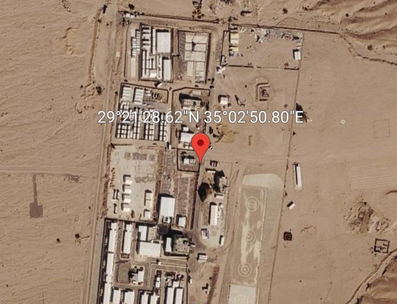【伊朗攻击美军驻约旦基地：追着打】就在夜里，伊朗革命卫队对位于约旦南部阿卡巴湾附