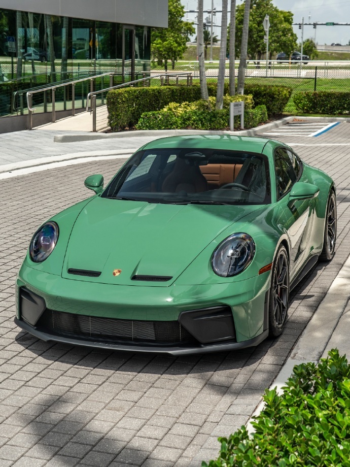 GT3 Touring配Auradium Green，专属漆色一眼入魂，这才是保