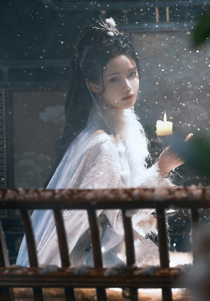 孙珍妮三折叠怎么演都有戏 孙珍妮真的是美到我啦，一人饰演三个角色，每个都超美哒，