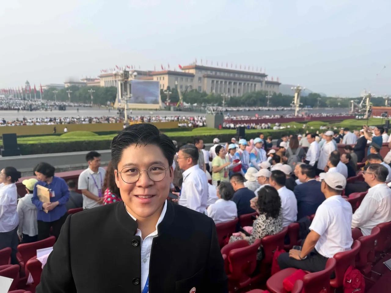 我的偶像霍启刚太帅了，参加大阅兵
