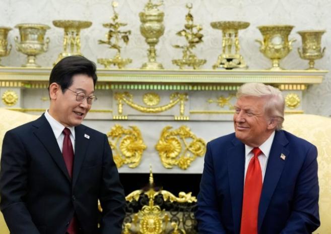 特朗普威胁“撤军”？李在明就坡下驴：我完全赞同，韩国已能自保。

19日，特朗普
