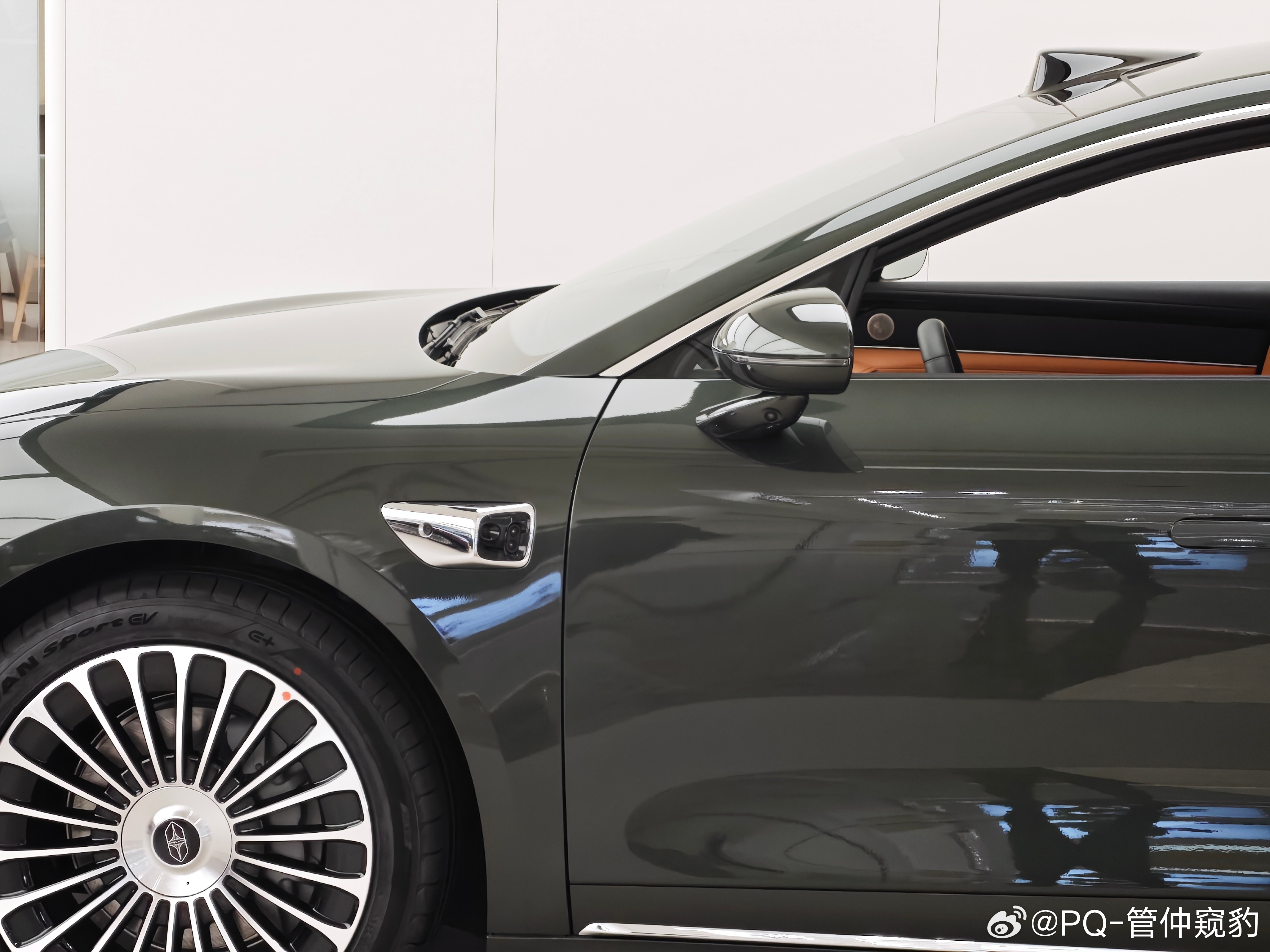 享界s9t 这个翼子板摄像头+固态雷达可太大大大了我理解①物理上做不小了②凸显科