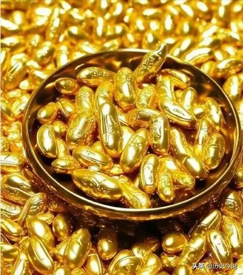 1990上海惊世之举：富太太熔尽200根金条，绝境之中改写家族命运
 
阅读此文