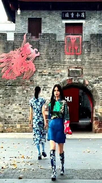沈梦辰越整越记不住，吴昕不动却越看越顺眼

沈梦辰把下巴削尖、额头打鼓，是为了镜