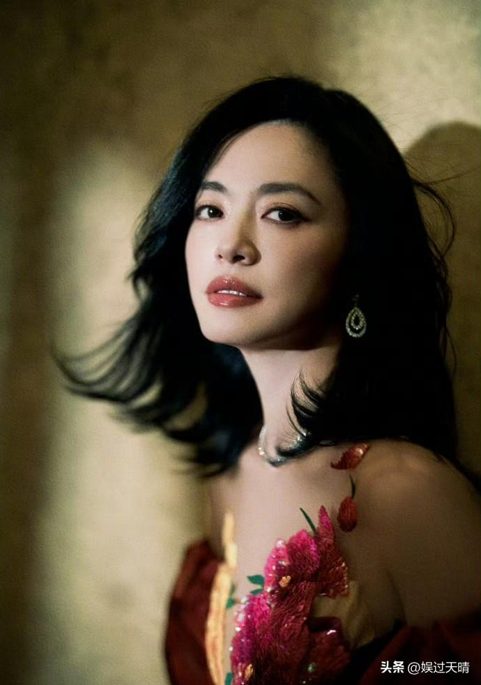 姚晨，侯雯元共同发文！
3月18日，姚晨和侯雯元方突然一同发文，不是官宣恋情，而