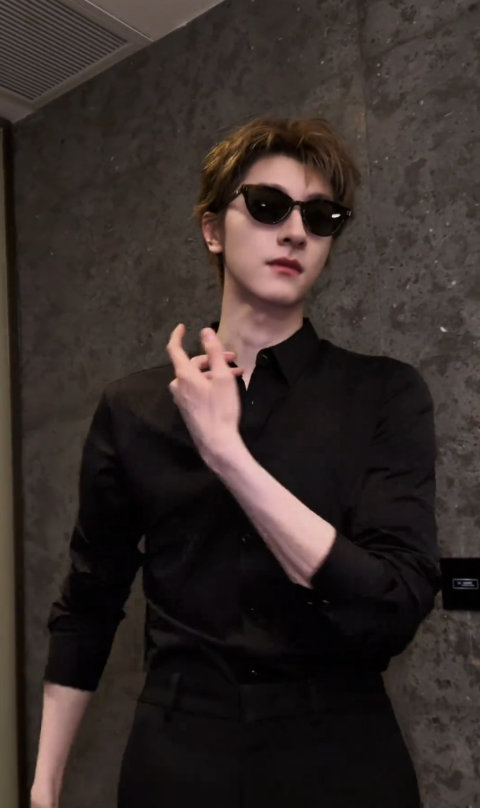 林一你变了 林一新风格 林一新风格，林一你变了，谁懂这个林一自从新发色变了新风格