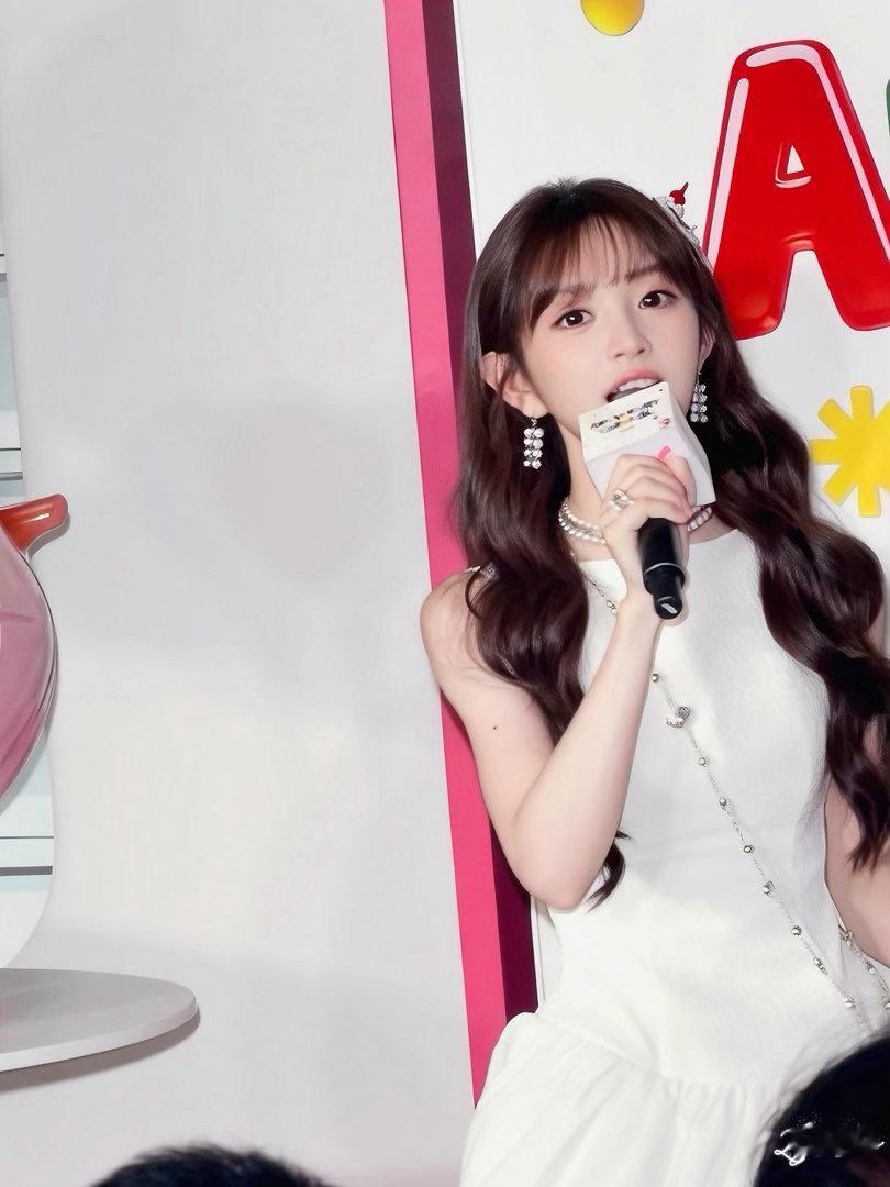 -260724 vv&yoyo你穿过人群望向我田曦薇天才女友