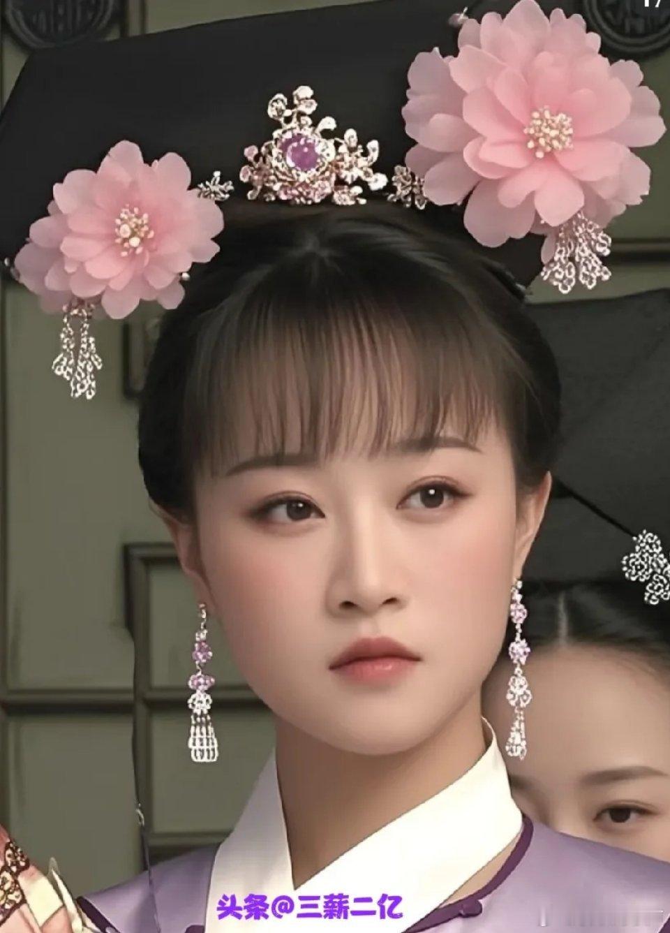 看懂《甄嬛传》果郡王偏爱孟静娴的真相，才懂浣碧一生的执念有多可悲。浣碧出身卑微，