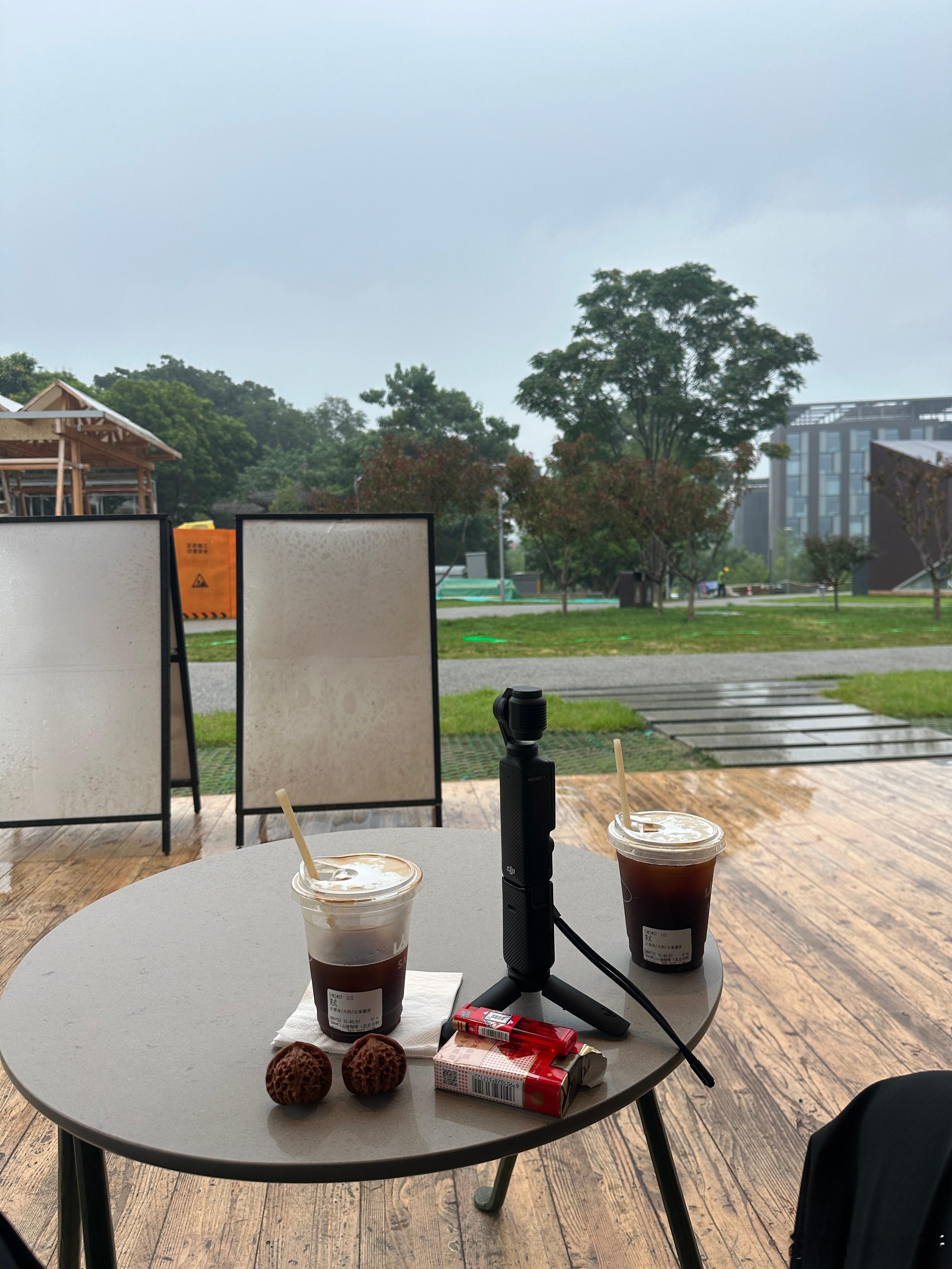 出门搬砖喽又下上雨了北京最近太潮了 北京·首钢园