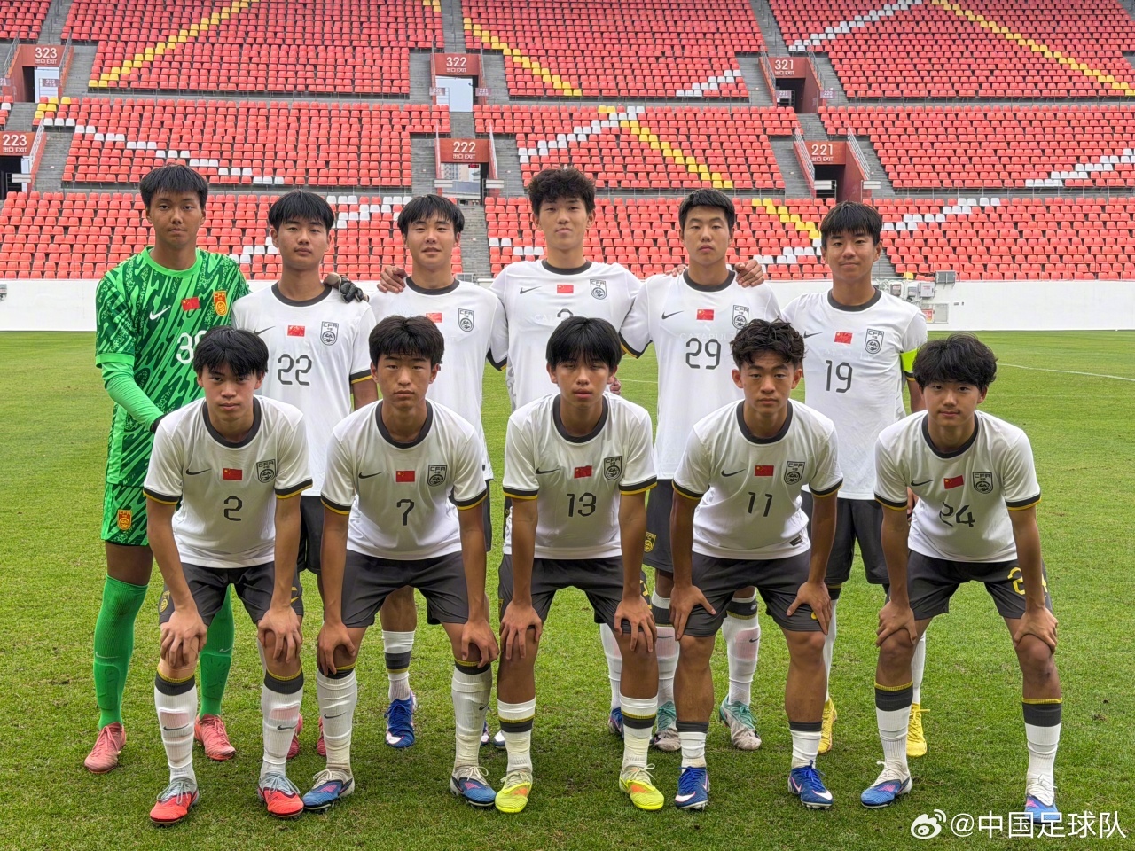 #U17国足4比3塔吉克斯坦U17##秦子牛两度扑点# 3月24日下午，中国男足