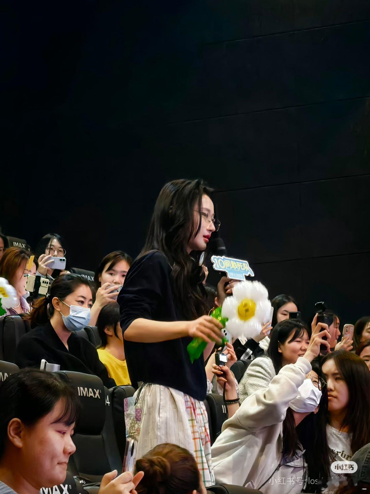 谢楠说蒋龙我为你而来浪姐行程抽空助阵长沙路演，谢楠何宣林惊喜现身力挺蒋龙，走心夸