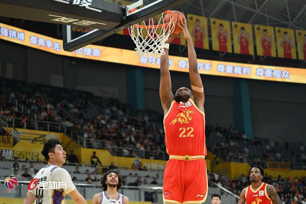 马威最终被取消注册，只打了两场比赛，场均9.5分钟能贡献3.5分2.0篮板1.0