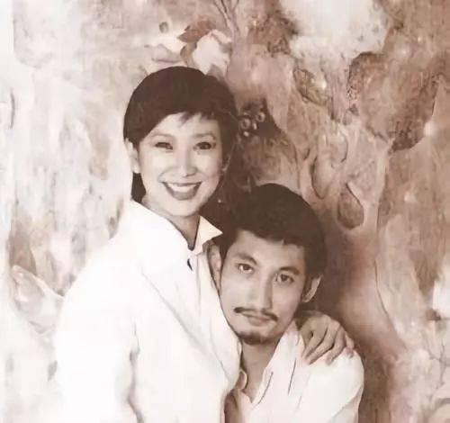 施南生被“丁克”骗了，正像鲁豫说的那样

鲁豫曾在采访罗大佑时说，男的什么时候幡