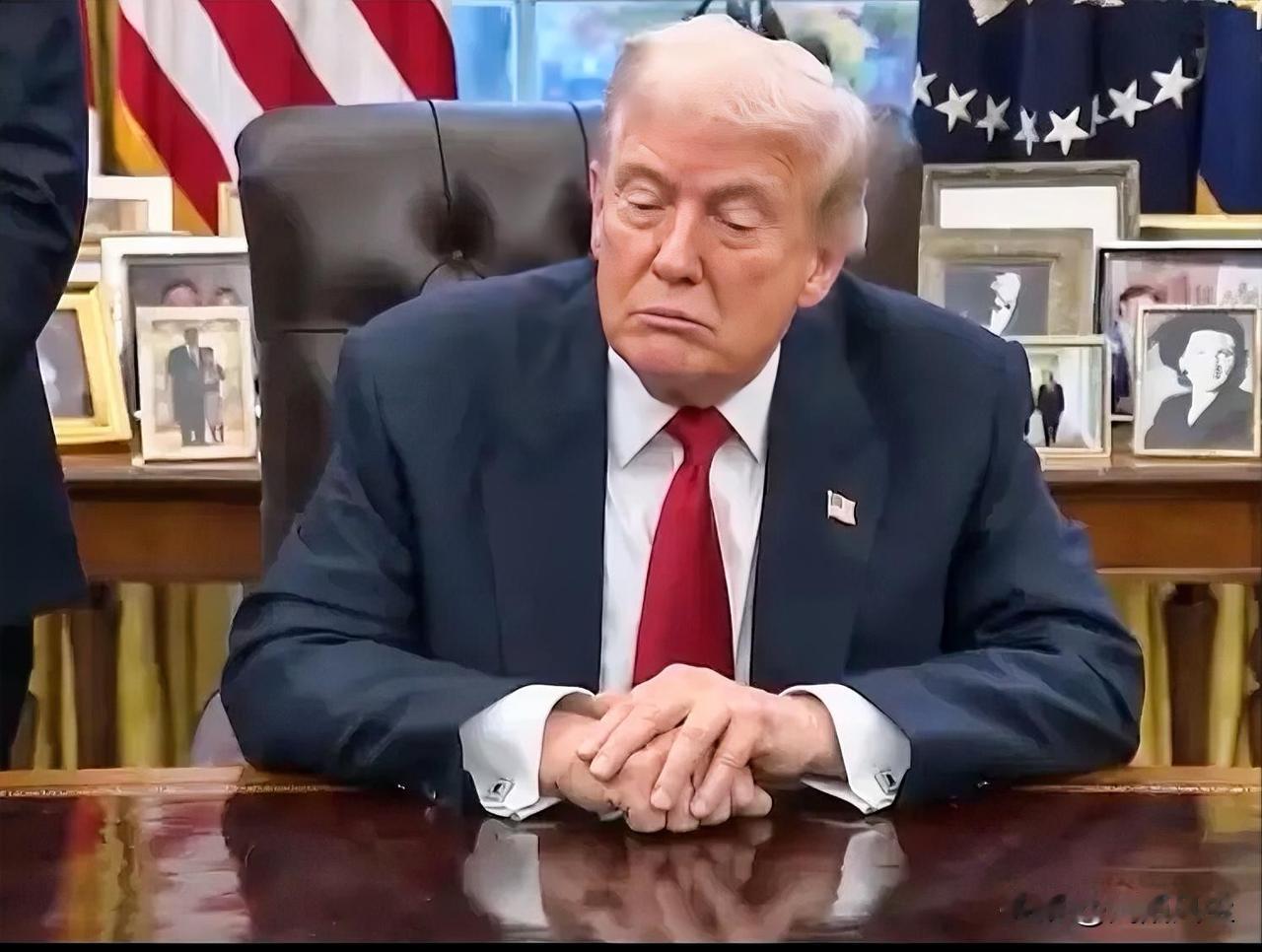 特朗普继续敲打伊朗: 一支庞大的无敌舰队正驶向伊朗。这是一支比派往委内瑞拉的舰队