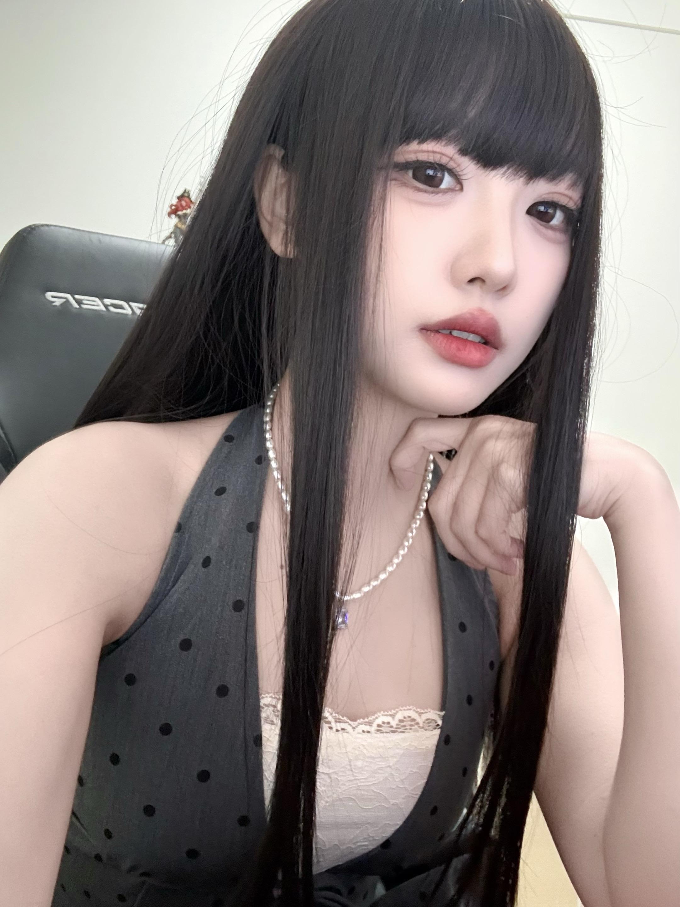 对着姐姐哭吧 姐姐会给你擦眼泪的
