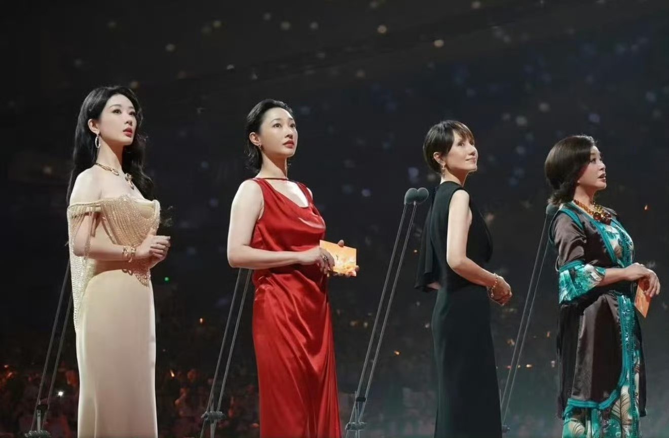 杨紫 欢迎来到百花齐放强女时代。杨紫
