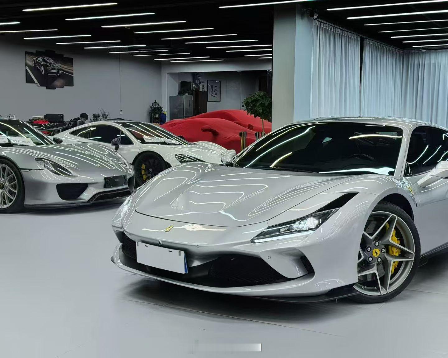 23年上牌 纽博格林银法拉利F8 1w公里 90w配置💰  ​​​