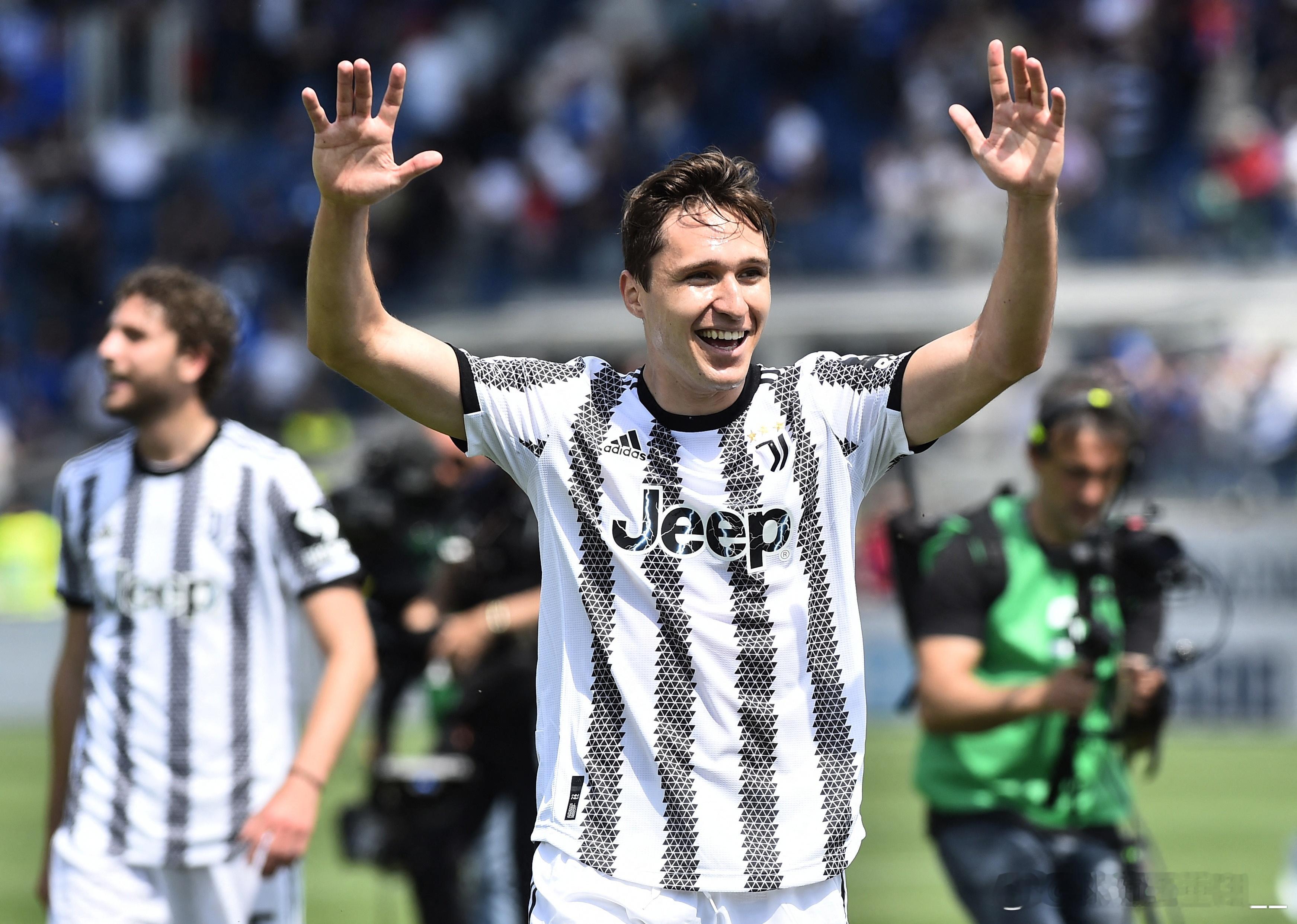 要价1200万！目前那不勒斯和罗马都询问了基耶萨情况，但尤文认为他们在争夺战中处