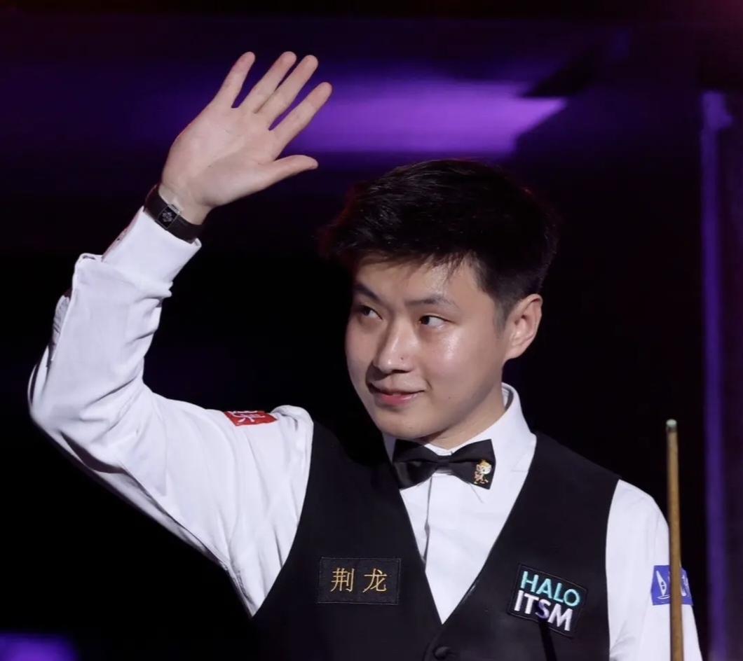 攻防大战，赵心童6-5逆转绝杀马克·艾伦 ，惊险晋级决赛！
       斯诺克