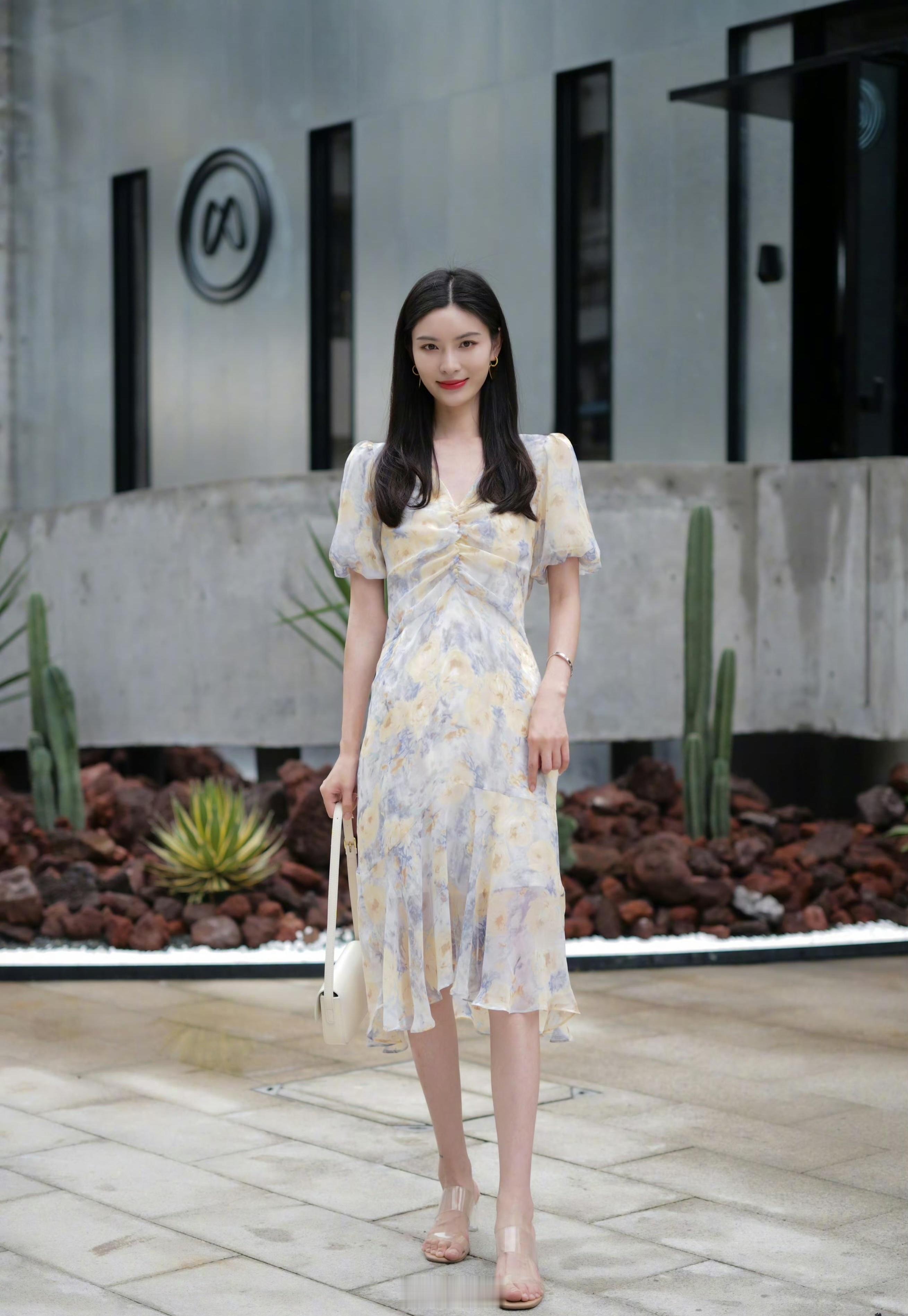 很美的花裙子 ​​​