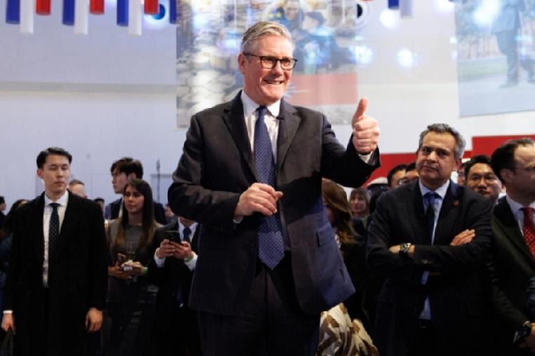 英媒:从降关税到学基建，英国主动靠拢中国！

2月2日，英国《卫报》发文:“斯塔