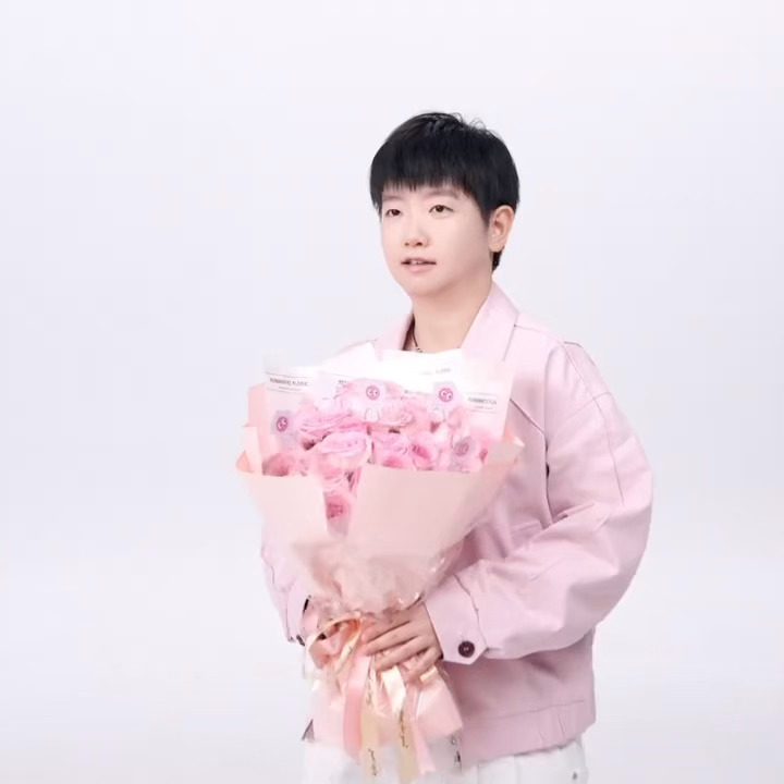 👧💐🩷 