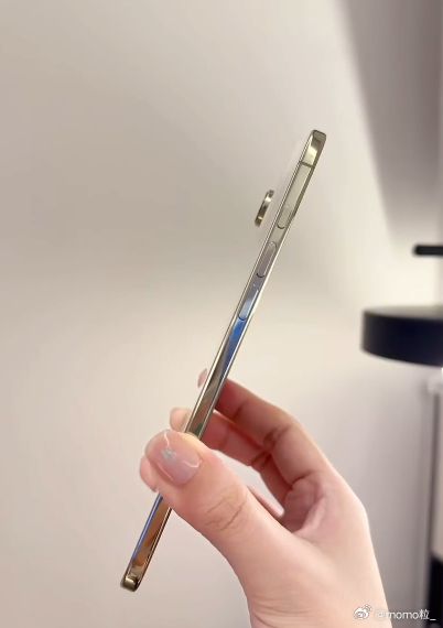 曝富士康拆除iPhoneAir大部分生产线 单扬，单摄卖8千起[泪奔]能有人买才