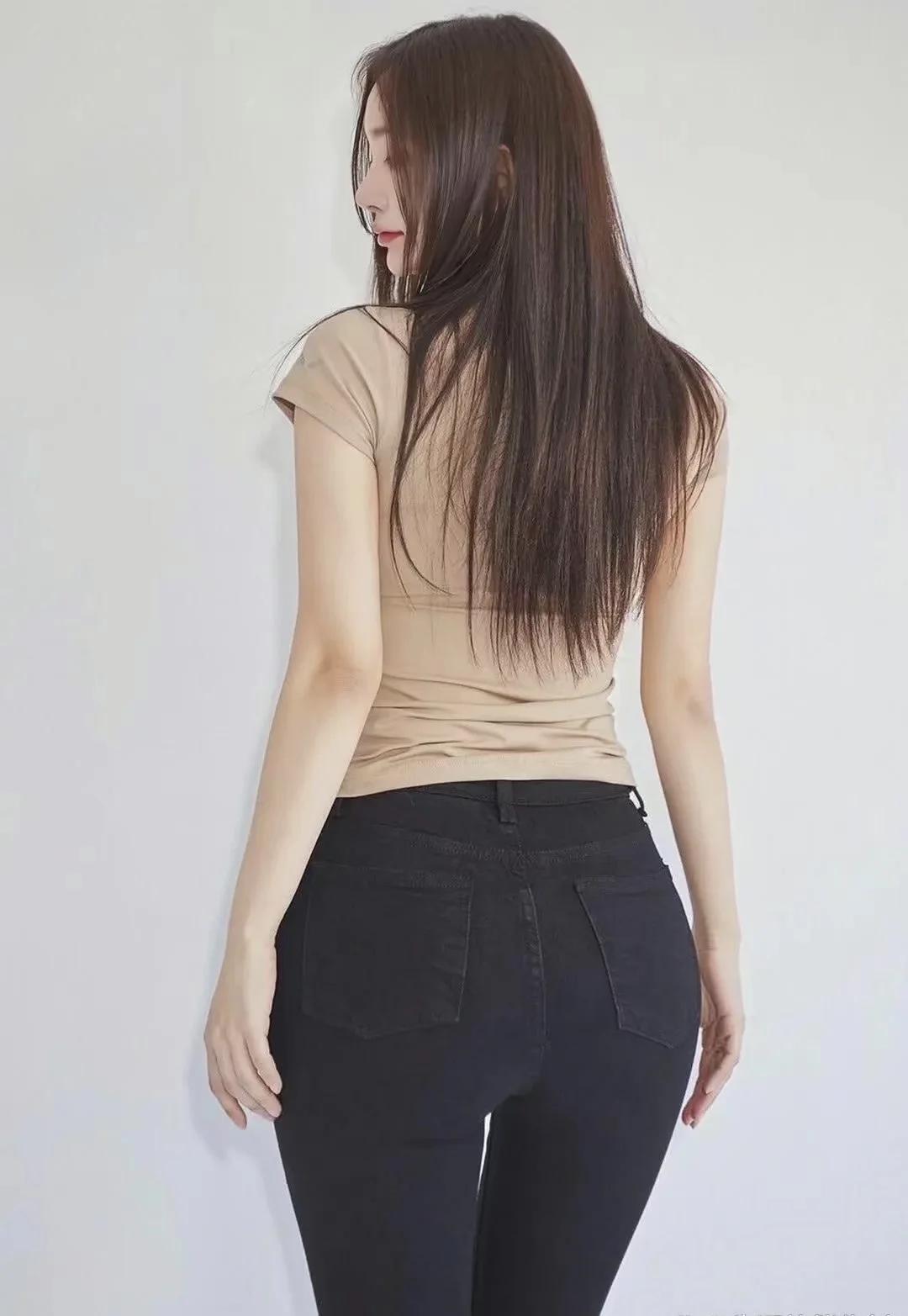 一个女人，你身边的异性朋友越多，你的幸福概率就越低，没有任何一个男人喜欢自己的女