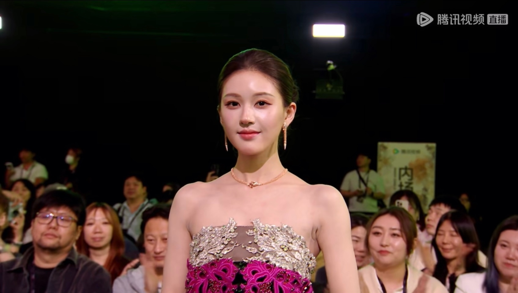 / 闺蜜今晚就这样闪耀全场