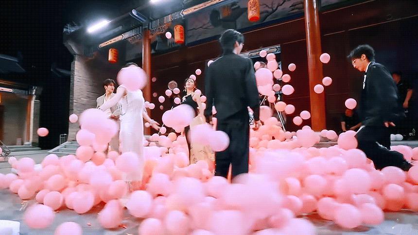 迪丽热巴[超话]迪丽热巴香辣狂欢迪丽热巴 北京见！！！！ ​​​