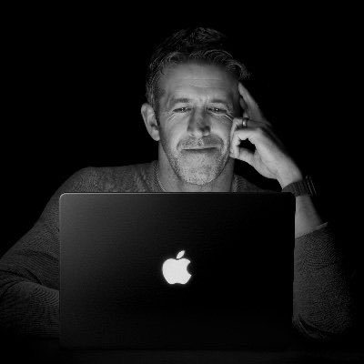 其实不管是哪个阵营的笔电类产品，我都会觉得是个比较鸡肋的功能！当然，Window