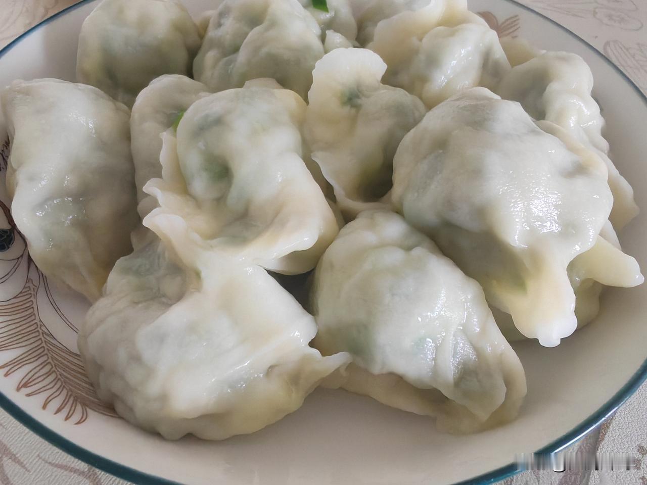 立秋当吃饺子,你们立秋吃什么?我们那里立秋就是吃饺子，猪肉豆角、猪肉小白菜、猪肉