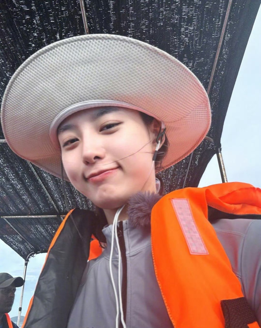 黄子韬去哪都有老婆兄弟陪你幸福就好了 还有应援棒演唱会快点抬上来[干饭人][干饭