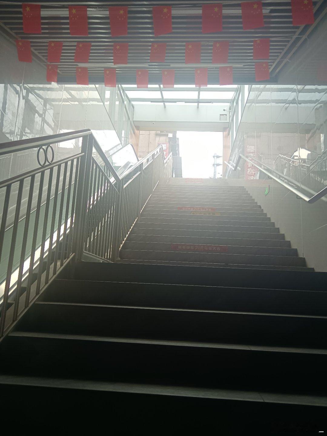 我去，要下雨了 