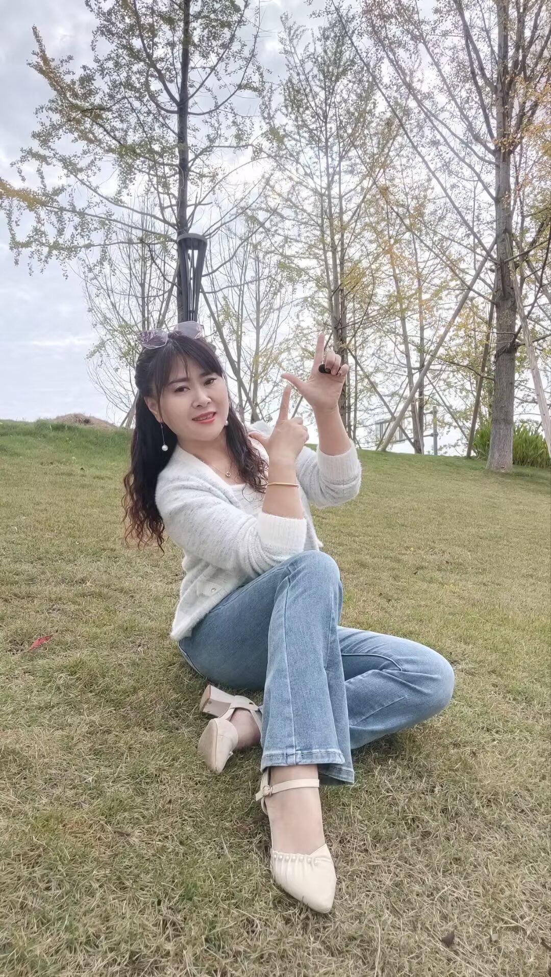 风吹雨打知生活，苦尽甘来懂人生，请微笑面对每一天