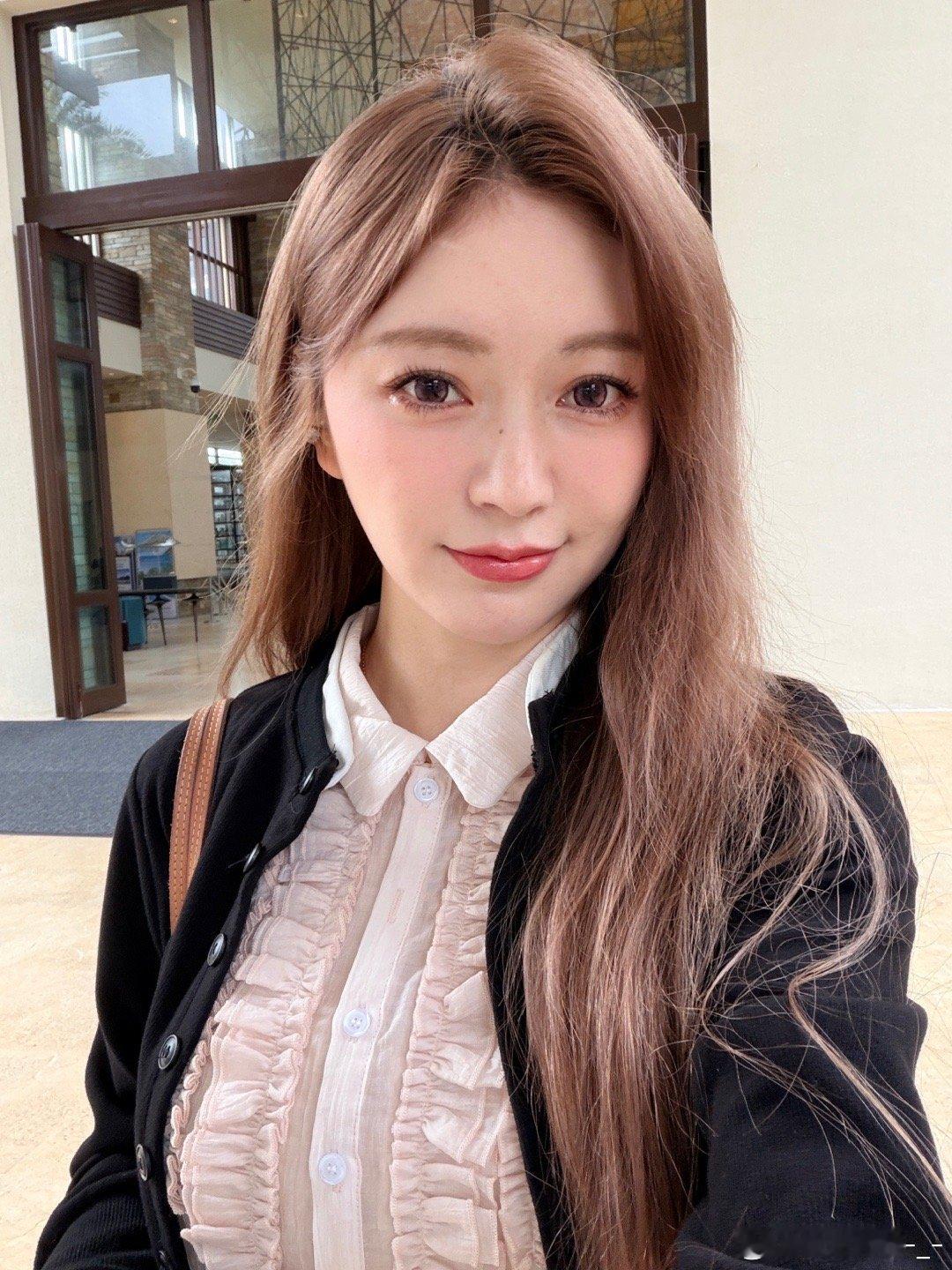 上班上班今天咱也来好好的感受感受，极狐全新阿尔法t5的智驾全程56公里，挑战零接