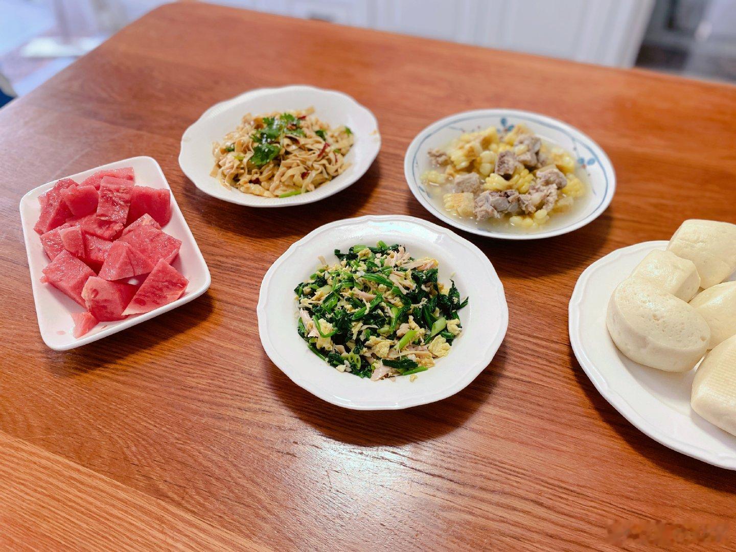 高三生的家常便饭期末考试季，清淡饮食，保持肠胃健康简简单单又一餐今日午餐好好吃饭