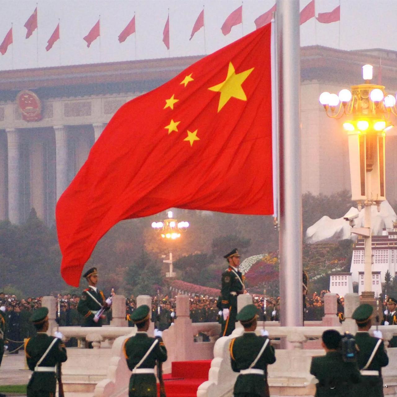 #一个国家强大的首要条件是什么# 
在我看来，国家强大的首要条件是团结一心。历史