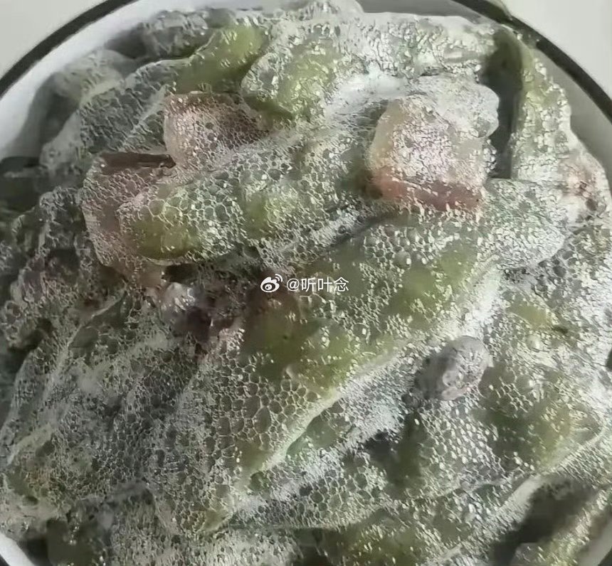为啥我炒豆角炒出来这么多泡沫啊 ​​​