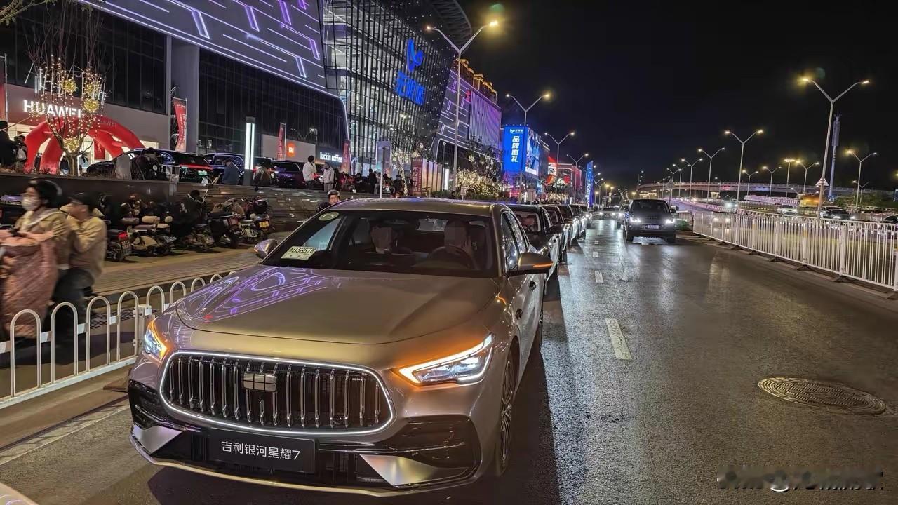 同样是150w买房，在太原南城可以买一套100平的毛坯房。而在相距十几分钟车程的