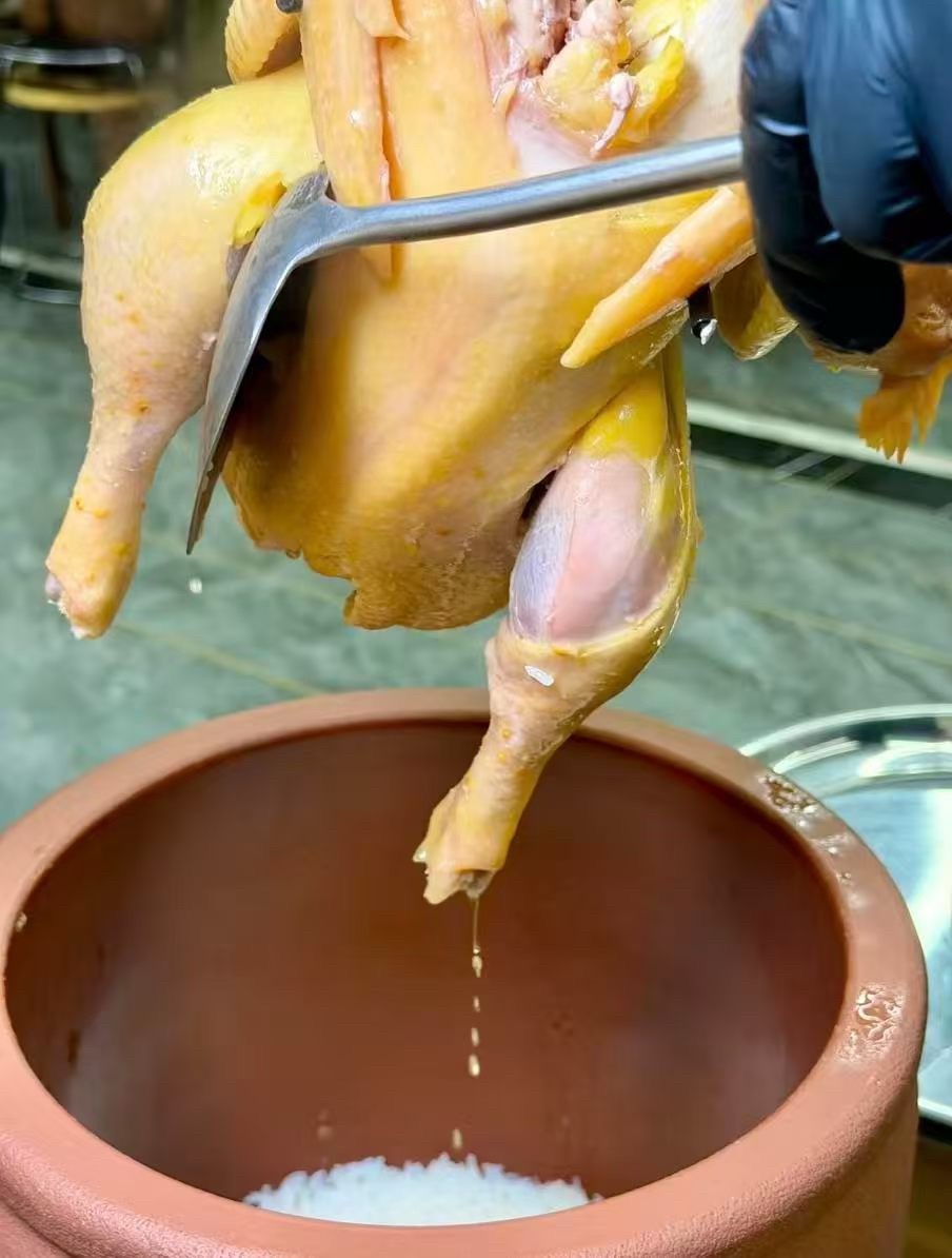 会过日子是顶级生存能力会过日子不等于吝啬。是清醒区分欲望与需求，合理规划收支，懂
