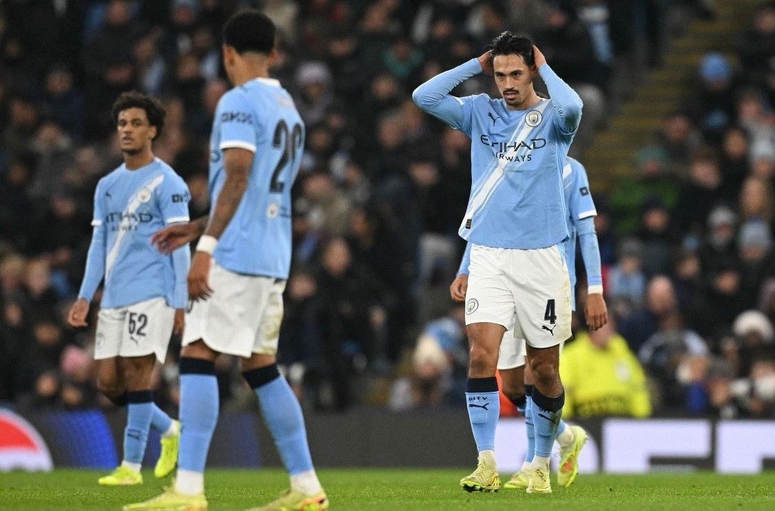 欧冠赛场十人轮换！瓜迪奥拉在想什么？周末英超联赛的对手也不是什么强队！在曼城0-