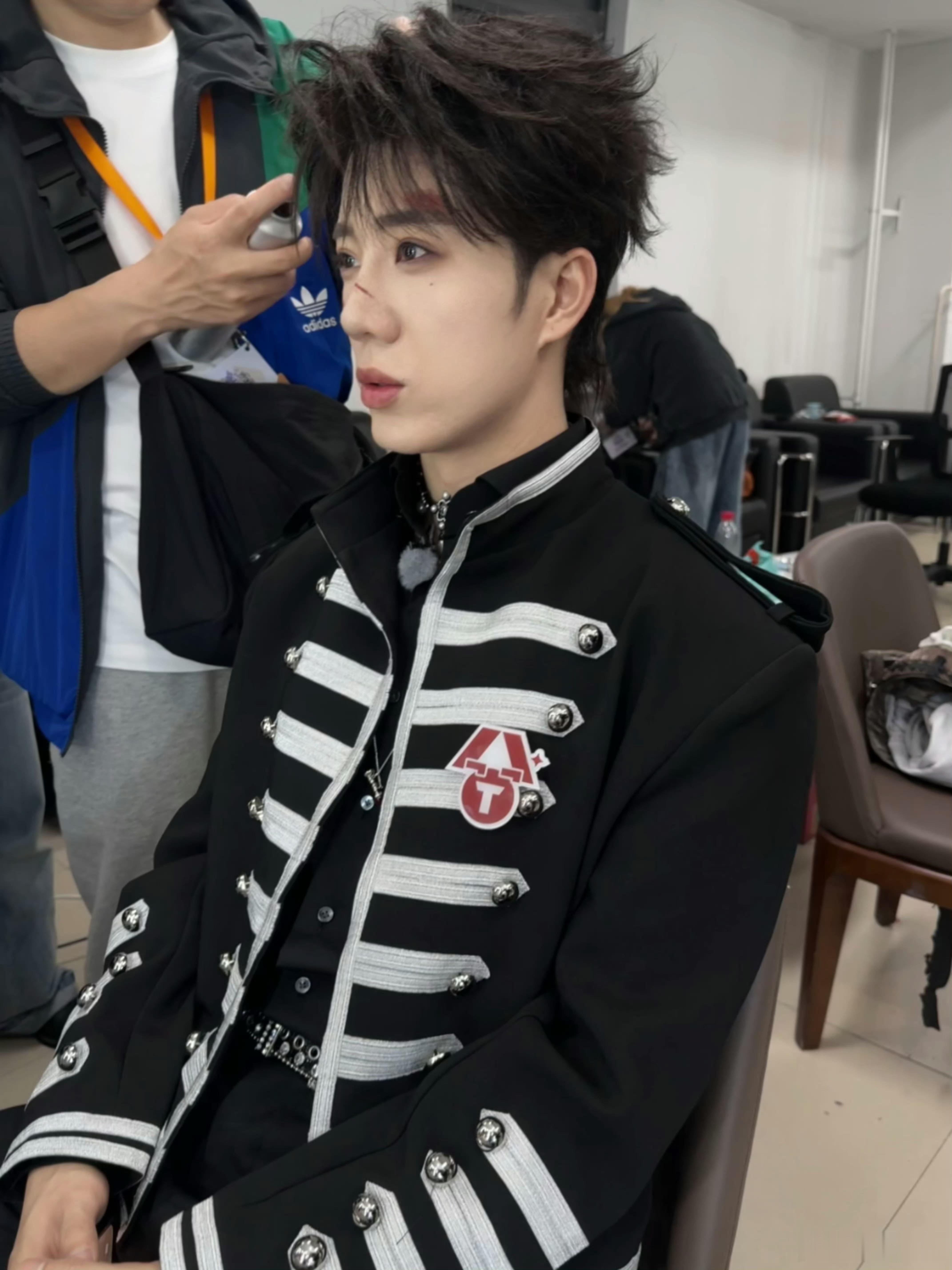 别人饭撒鹭卓来撒饭了、鹭卓爱神含金量还在上升别人忙着收获粉丝应援，鹭卓一心忙着投