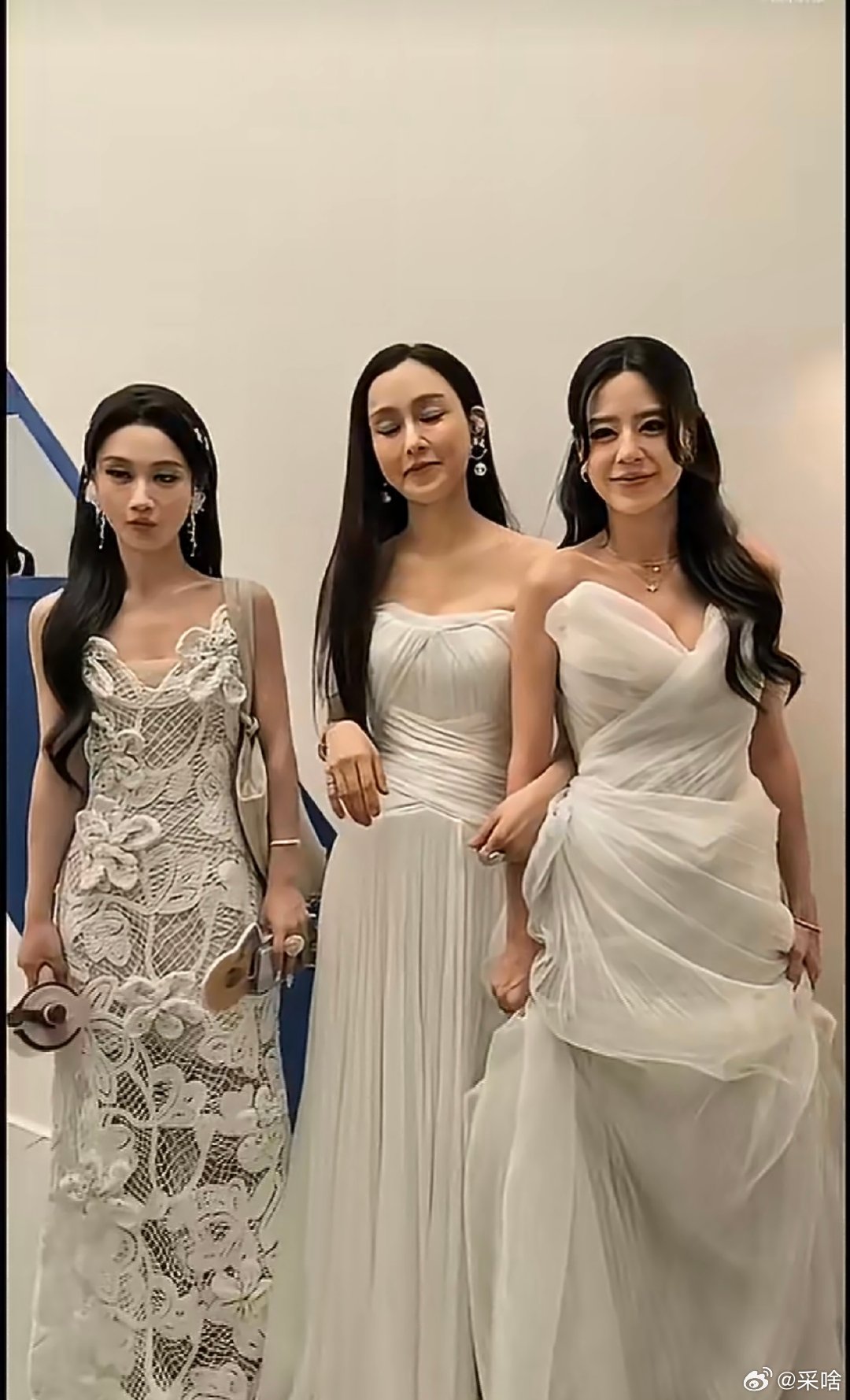 范玮琪江语晨何宣林清唱你曾是少年 没有华丽伴奏依旧实力在线，三位姐姐唱功扎实，清